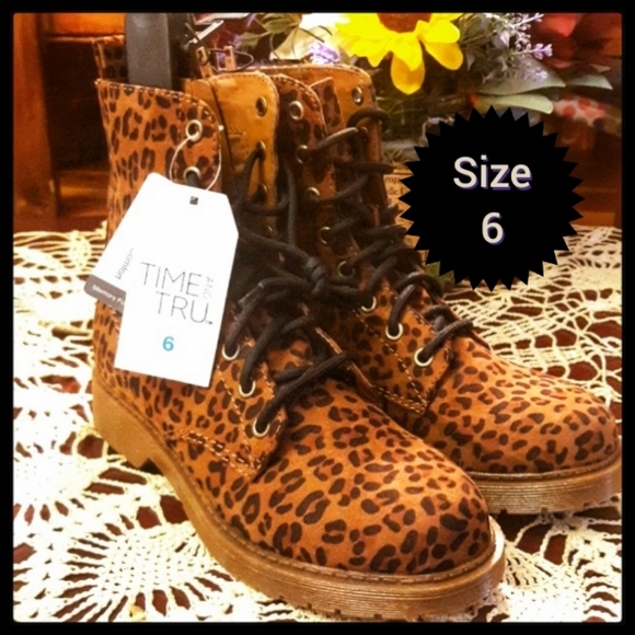 🆕️LAST SIZE 6🖤NWT LEOPARD PRINT HIKING BOOT🖤 - Picture 12 of 13